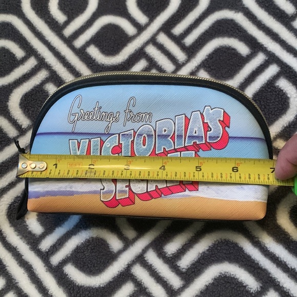 Victoria’s Secret Small Makeup Bag - Picture 4 of 7